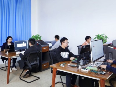 辦公現(xiàn)場